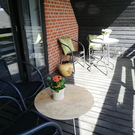 Guest house 5 Minute Walk To Lego House-2 Bedrooms With Balcony Garden View.loft Floor Billund