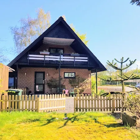 5 Minute Walk To Lego House-2 Bedrooms With Balcony Garden View.loft Floor Billund
