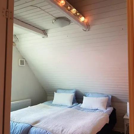 5 Minute Walk To Lego House-2 Bedrooms With Balcony Garden View.loft Floor * Billund