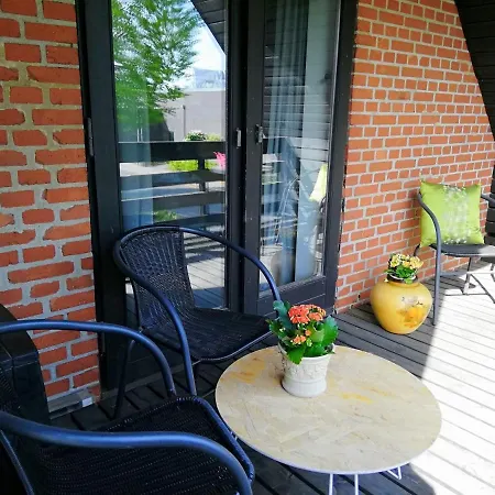 5 Minute Walk To Lego House-2 Bedrooms With Balcony Garden View.loft Floor Guest house *