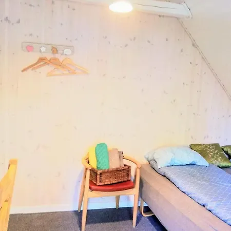 5 Minute Walk To Lego House-2 Bedrooms With Balcony Garden View.loft Floor Guest house Billund